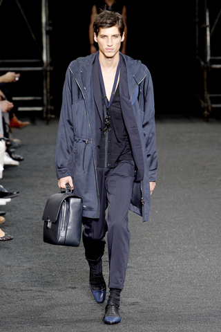 Louis Vuitton / - 2010